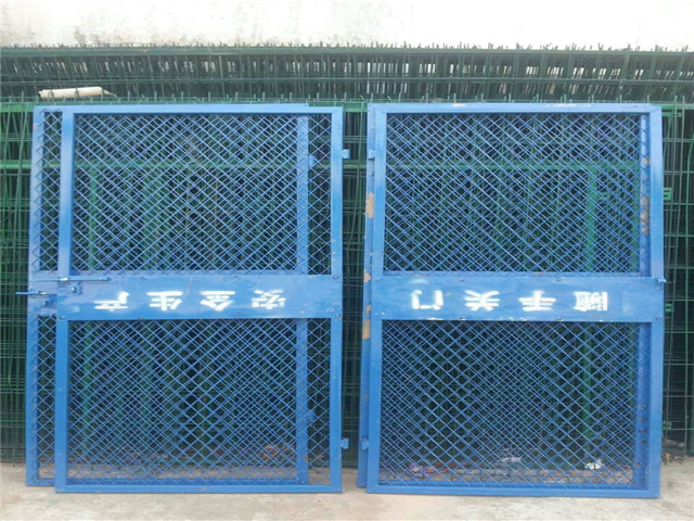  電梯門(mén)護(hù)欄